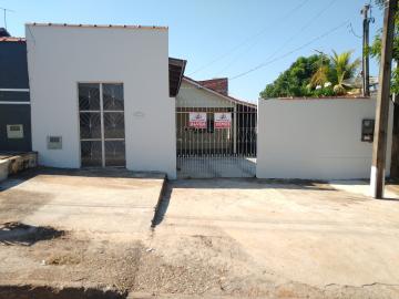 Alugar Casas / Casa em Cacoal. apenas R$ 1.000,00