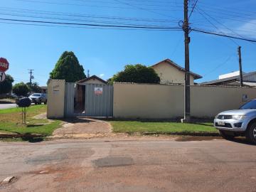 Alugar Casas / Casa em CACOAL. apenas R$ 1.100,00