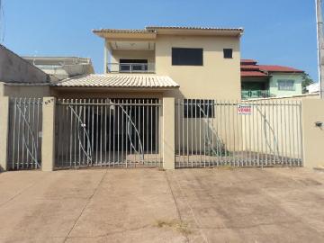 Alugar Casas / Casa em CACOAL. apenas R$ 2.000,00