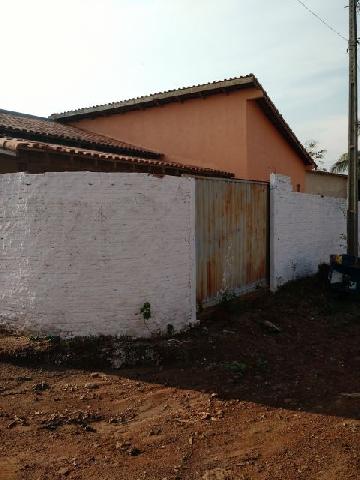 Alugar Casas / Casa em CACOAL. apenas R$ 600,00