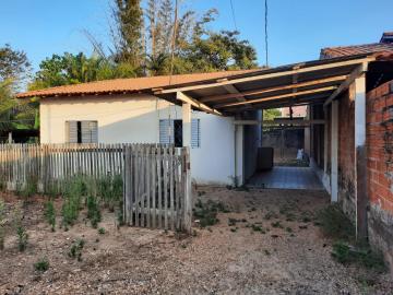 Alugar Casas / Casa em CACOAL. apenas R$ 400,00