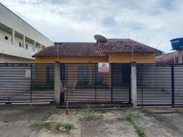 Alugar Casas / Casa em CACOAL. apenas R$ 2.750,00