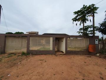 Alugar Casas / Casa em Cacoal. apenas R$ 190.000,00