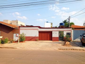 Alugar Casas / Casa em Cacoal. apenas R$ 850.000,00