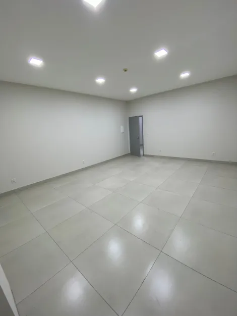 SALA COMERCIAL NA RUA DOS PIONEIROS